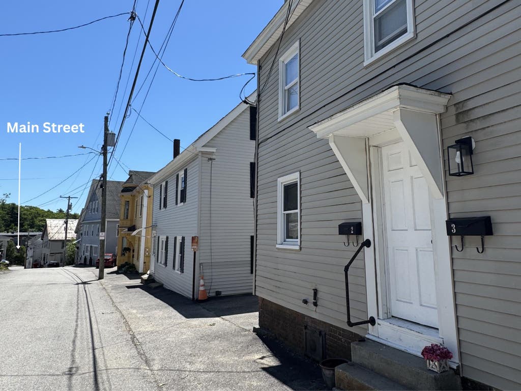 Photo of 29 Central Street #3, Newmarket, NH 03857 (MLS # 5103597)