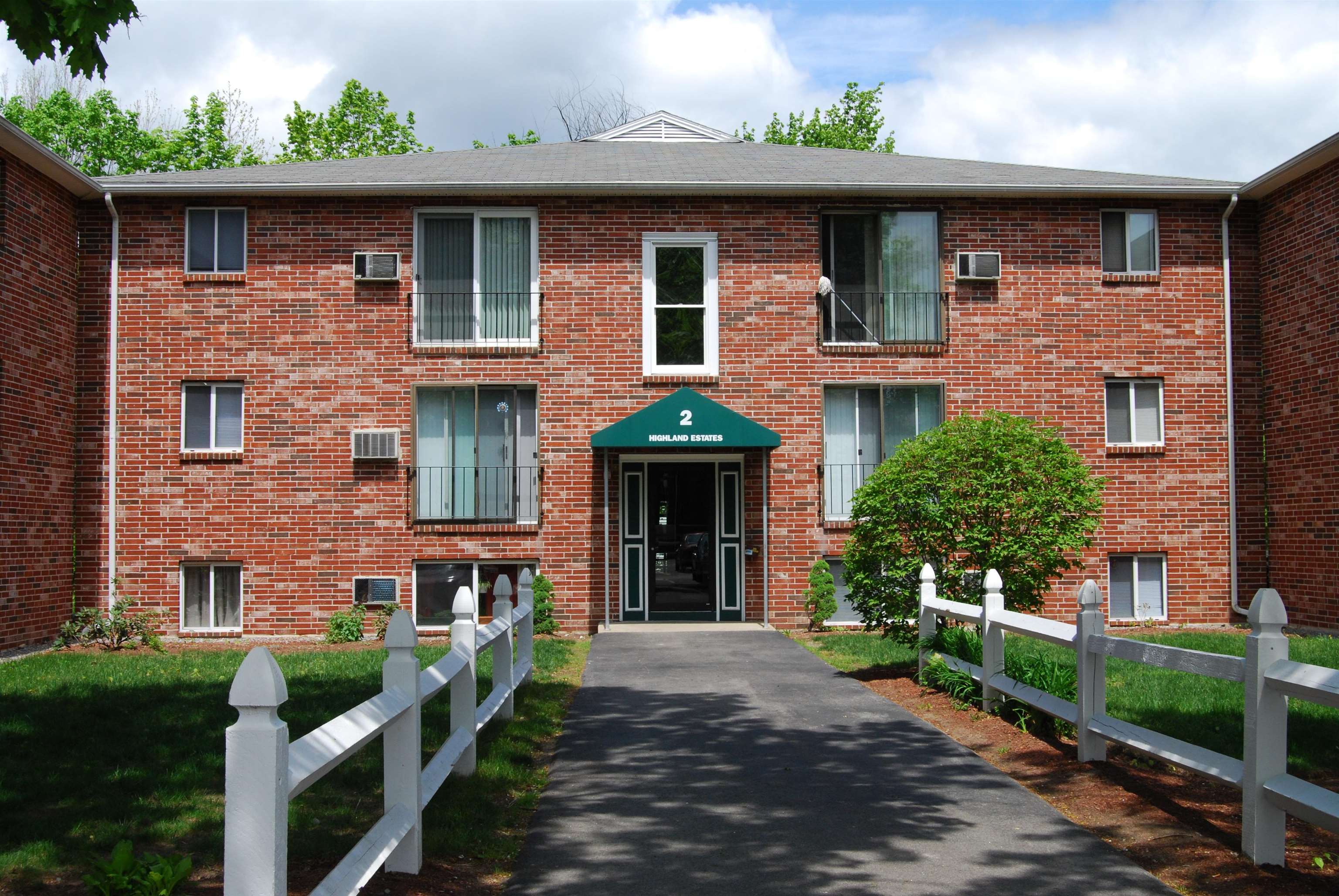93 West Street 02