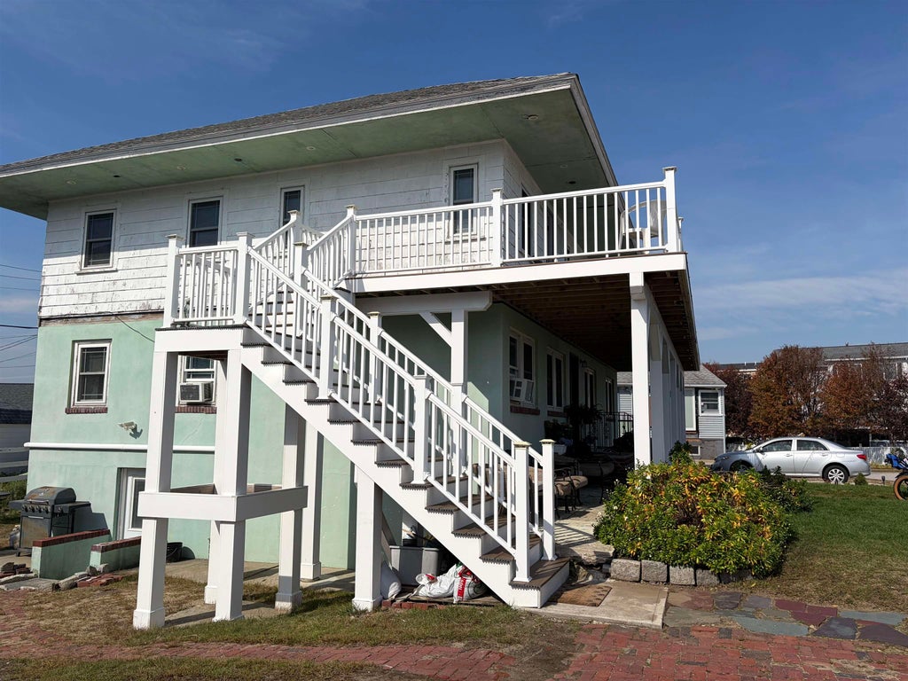 Photo of 24 Campton Street, Hampton, NH 03842 (MLS # 5113291)