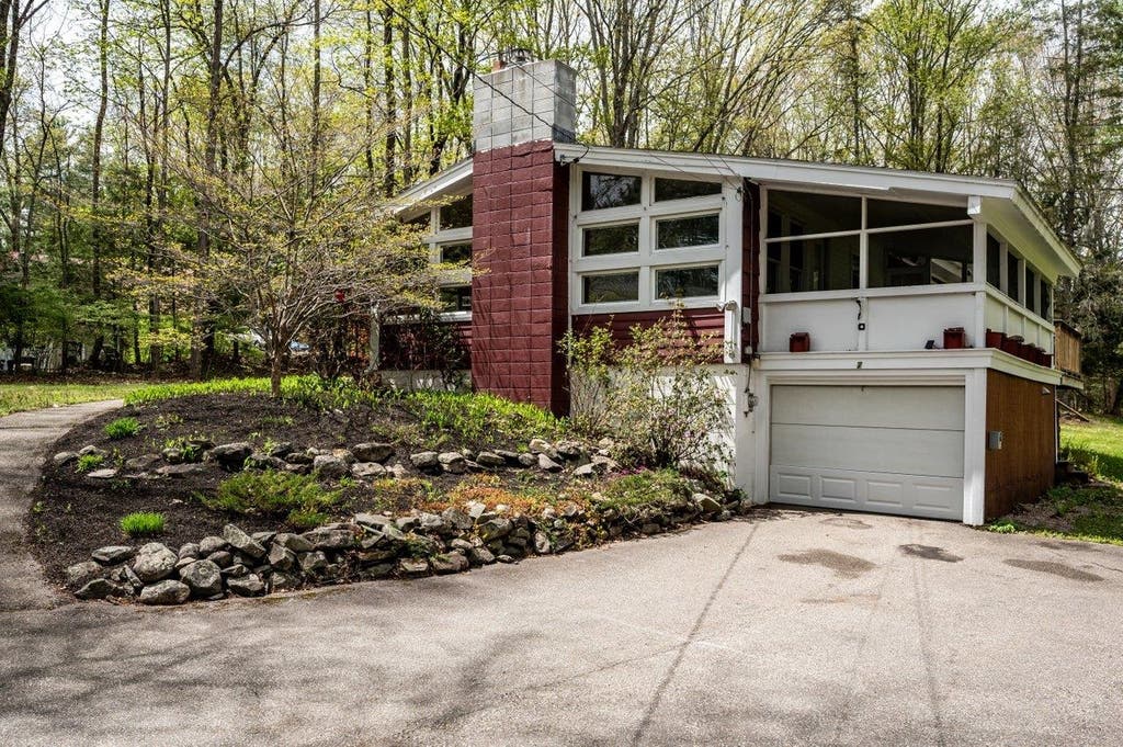 Photo of 7 Pendexter Road, Durham, NH 03824 (MLS # 5100476)