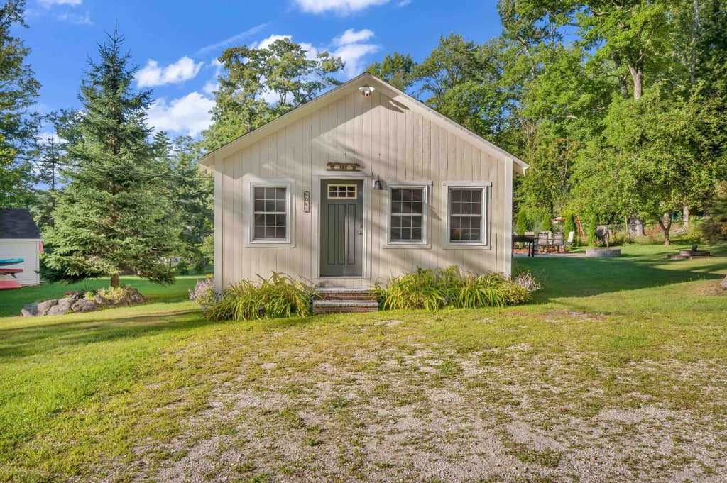 Photo of 404 Narrows Road, Barnstead, NH 03225 (MLS # 5107034)