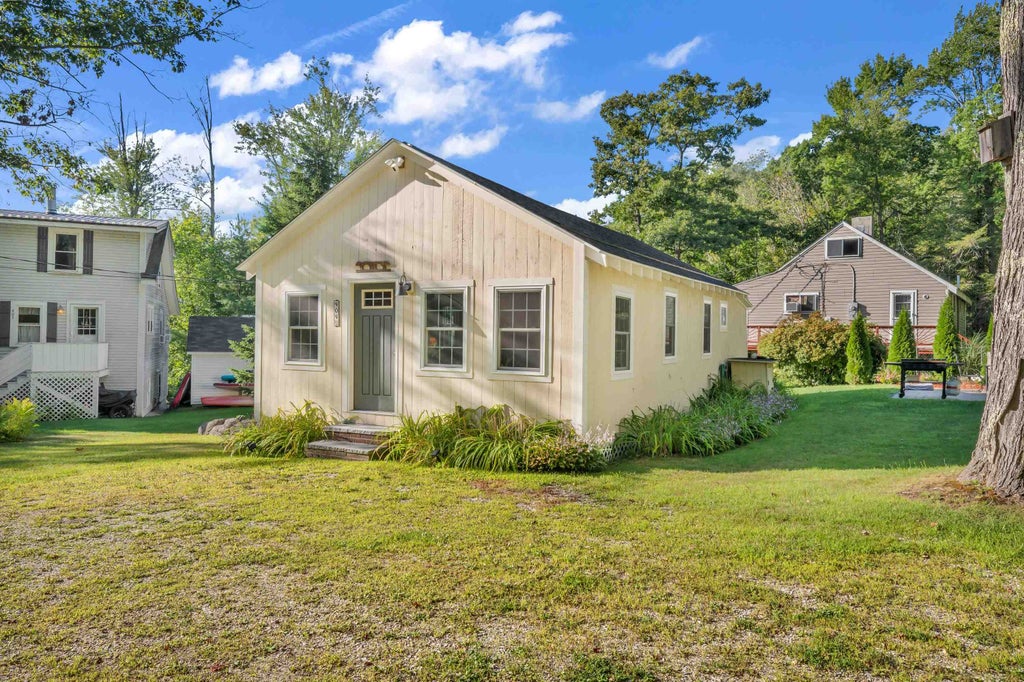 Photo of 404 Narrows Road, Barnstead, NH 03225 (MLS # 5107034)