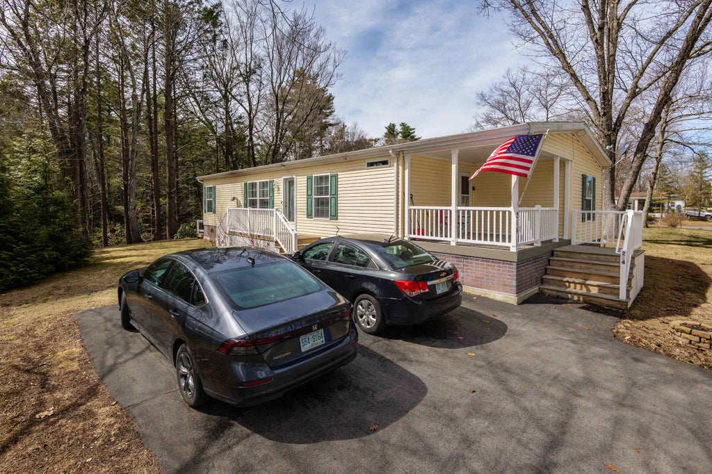 Photo of 214 Robin Hood Drive, Exeter, NH 03833 (MLS # 5081267)