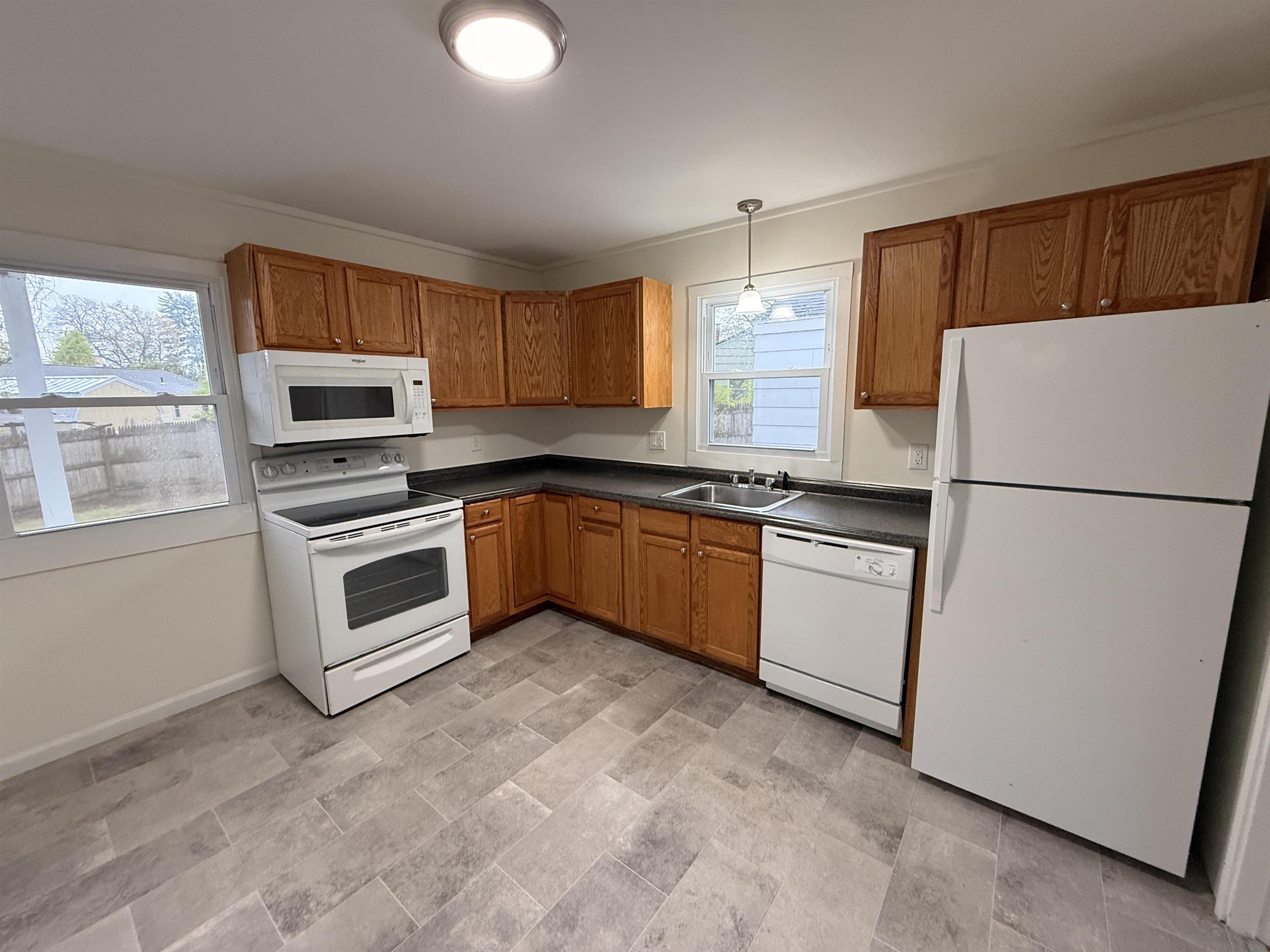 15 Woodbury Lane