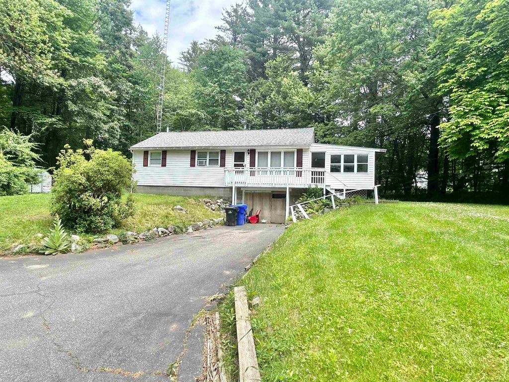 Photo of 8 Hardy Road, Hudson, NH 03051 (MLS # 5096285)