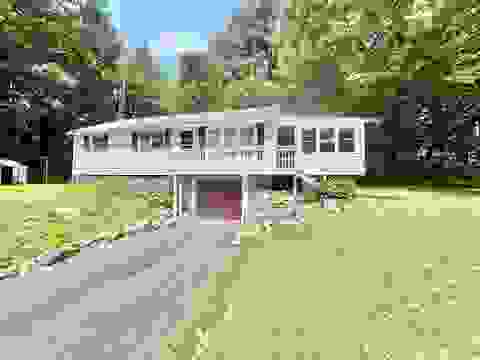 Photo of 8 Hardy Road, Hudson, NH 03051 (MLS # 5096285)