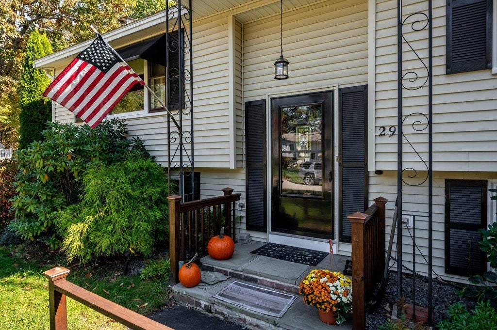 Photo of 29 Juniper Street, Rochester, NH 03867 (MLS # 5113855)