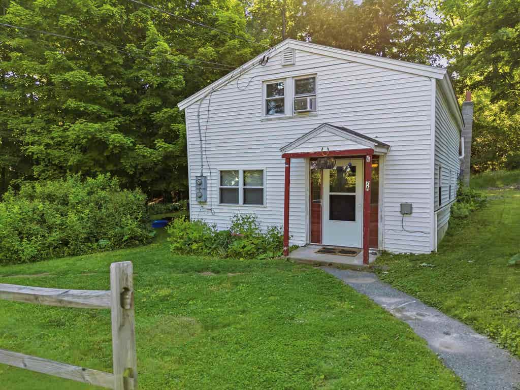 Photo of 7 Berry Road, Nottingham, NH 03290 (MLS # 5093512)