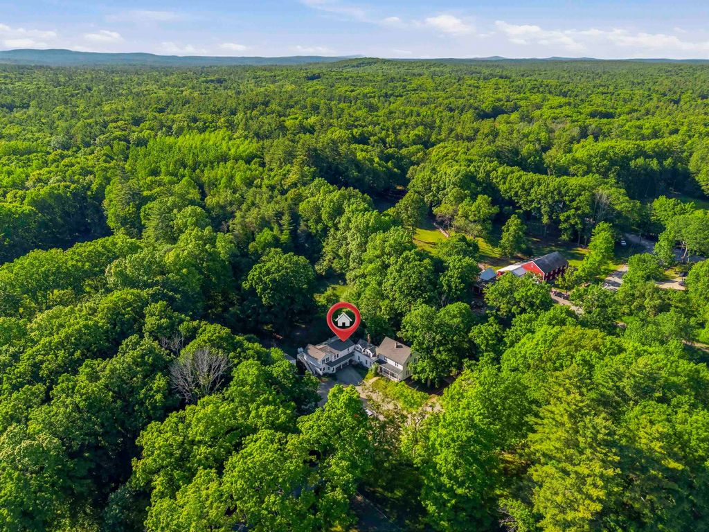 Photo of 7 Berry Road, Nottingham, NH 03290 (MLS # 5093512)