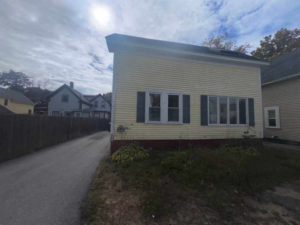 Photo of 7 Spruce Street, Rochester, NH 03867 (MLS # 5113782)