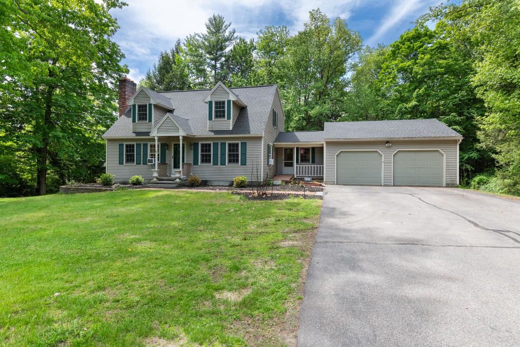 Photo of 49 Chandler Circle, Bow, NH 03304 (MLS # 5091607)