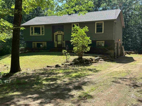 Photo of 42 Great Oak Drive, Chester, NH 03036 (MLS # 5104497)