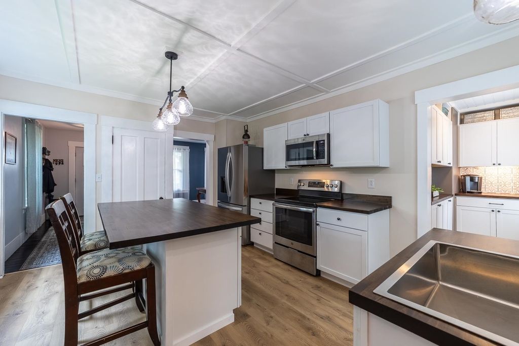 Photo of 61 High Street, Tilton, NH 03276 (MLS # 5096312)