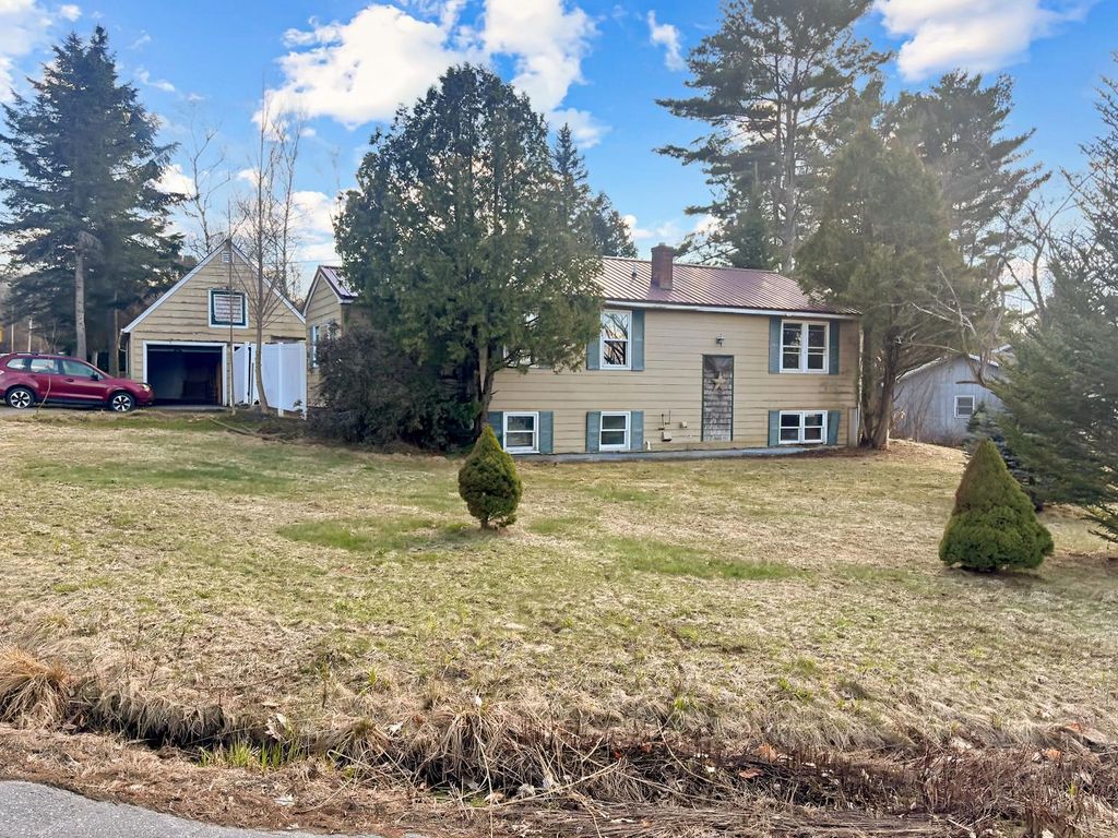 Photo of 24 Morrison Hill Drive, Littleton, NH 03561 (MLS # 5088156)