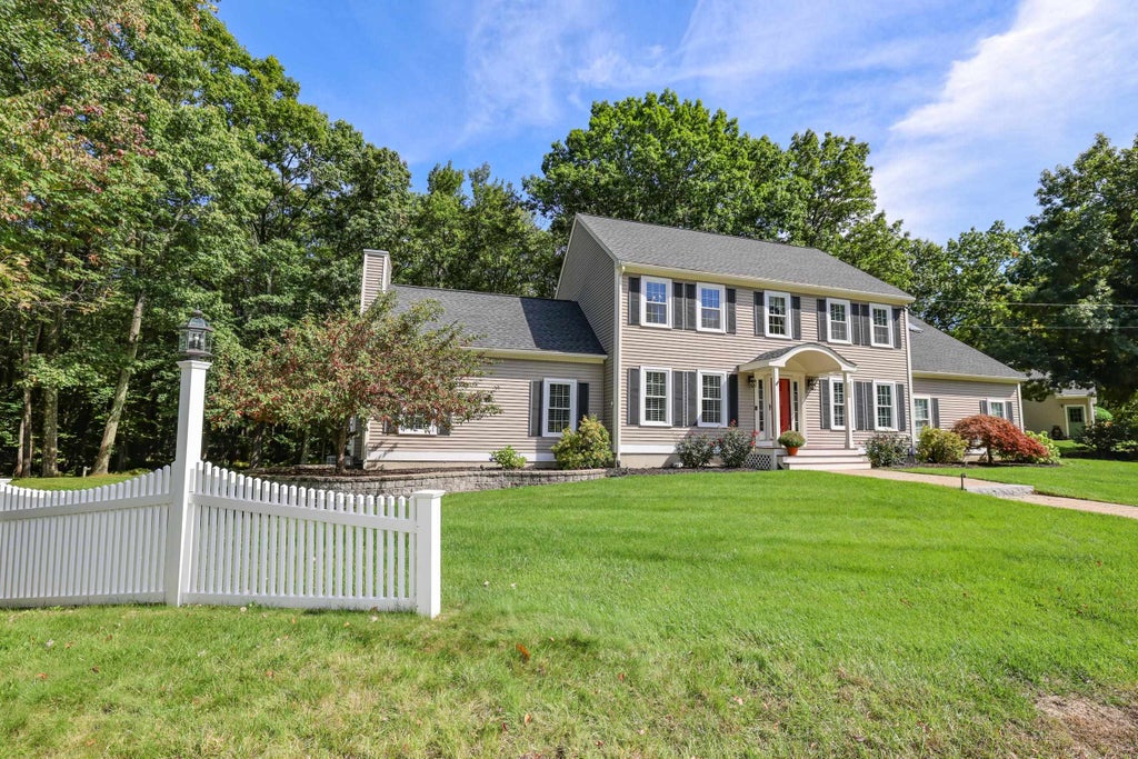 Photo of 209 Tennyson Drive, Manchester, NH 03104 (MLS # 5111272)