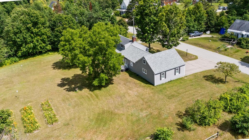 Photo of 18 Kirtland Street, Warner, NH 03278 (MLS # 5104555)