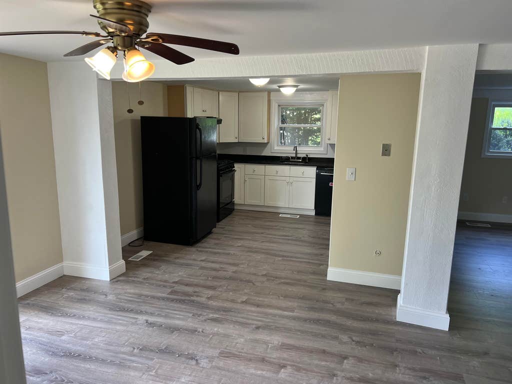 Photo of 82 High Street, Stratham, NH 03885 (MLS # 5105172)