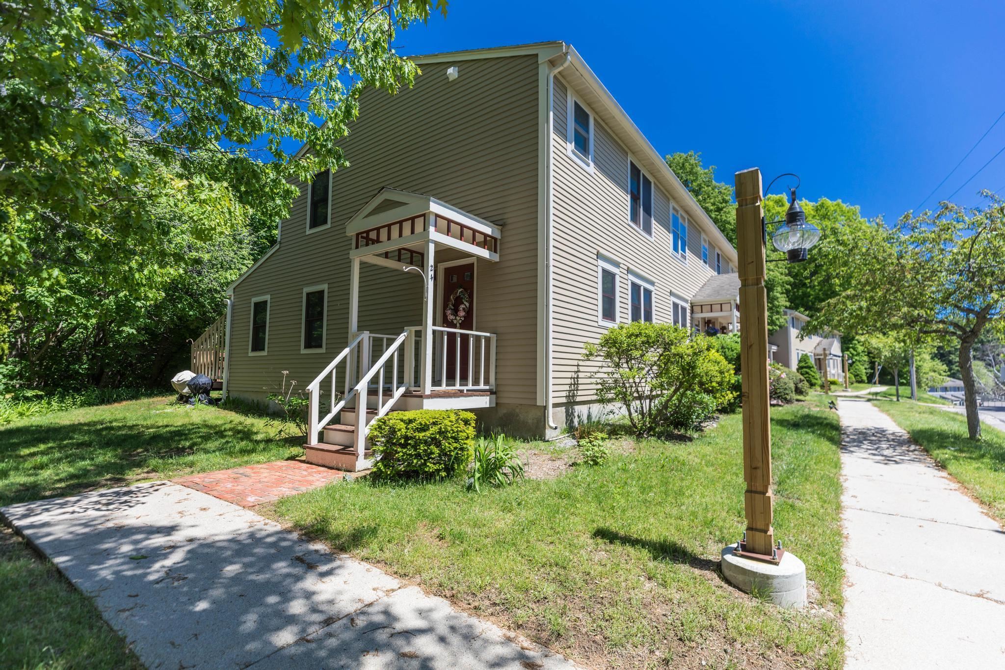 24 Staysail Way