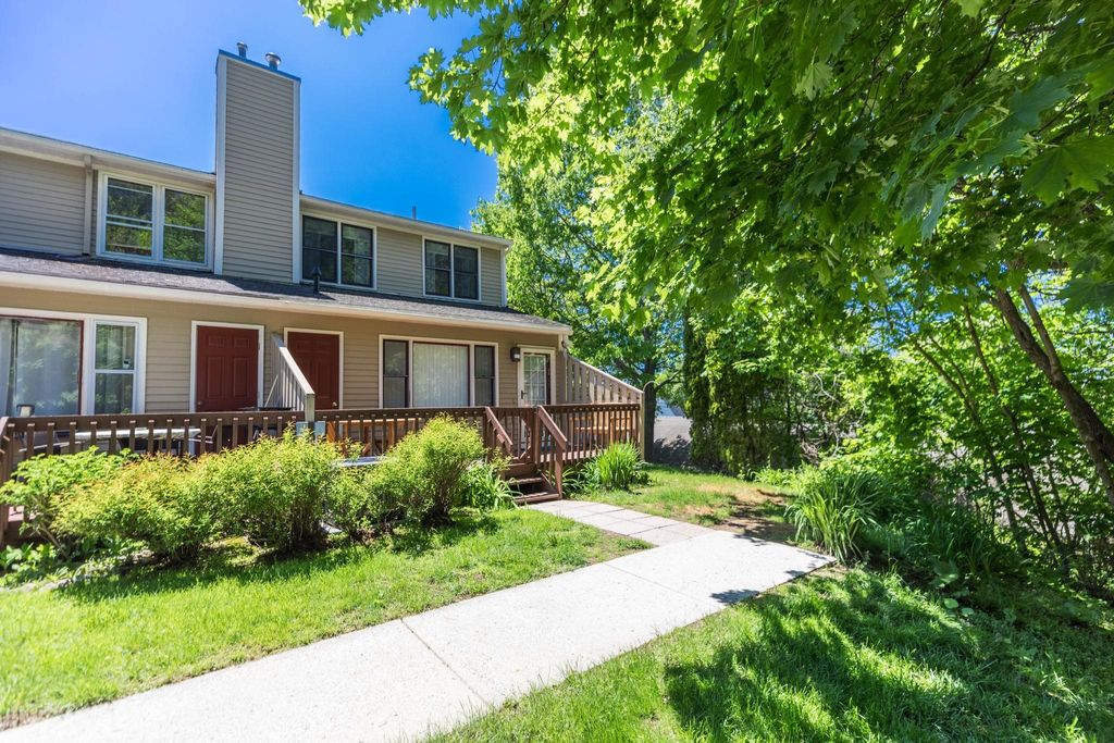 Photo of 24 Staysail Way, Portsmouth, NH 03801 (MLS # 5091188)