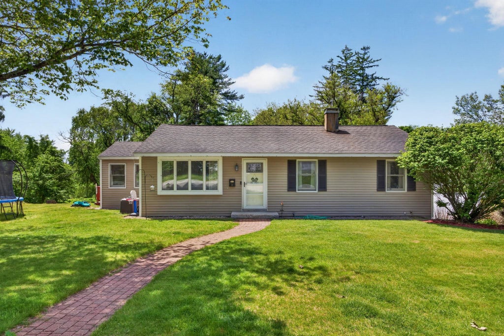Photo of 1 Newell Drive, Derry, NH 03038 (MLS # 5092404)