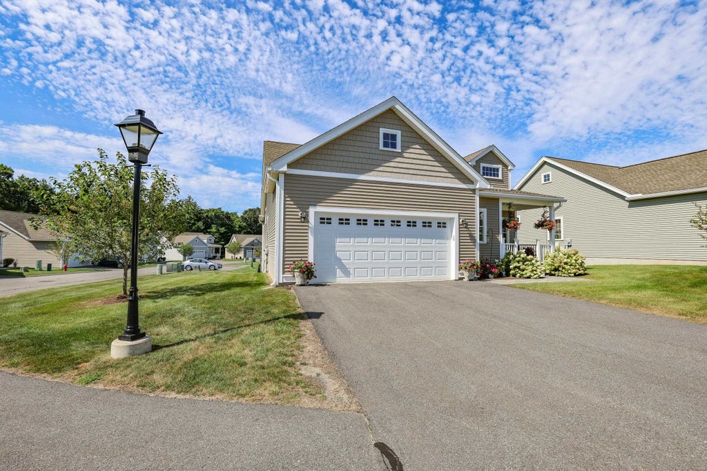 Photo of 42 Toby Circle #38, Merrimack, NH 03054 (MLS # 5106634)