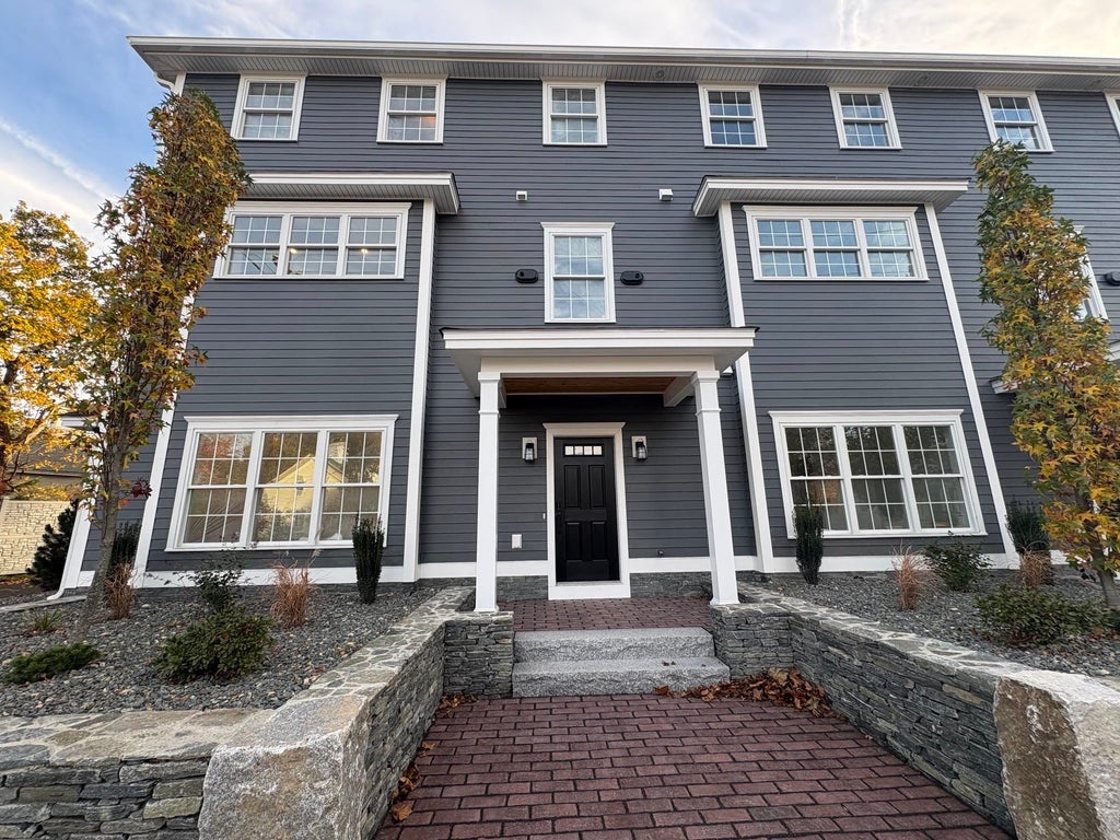 Photo of 112 Front Street, Exeter, NH 03833 (MLS # 5115362)