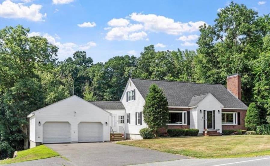 Photo of 109 Pillsbury Road, Londonderry, NH 03053 (MLS # 5101016)