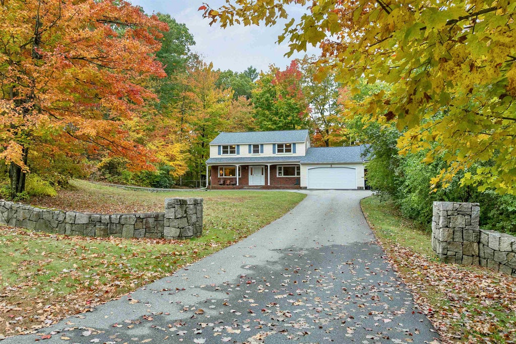 Photo of 24 Ridgewood Drive, Bow, NH 03304 (MLS # 5115510)