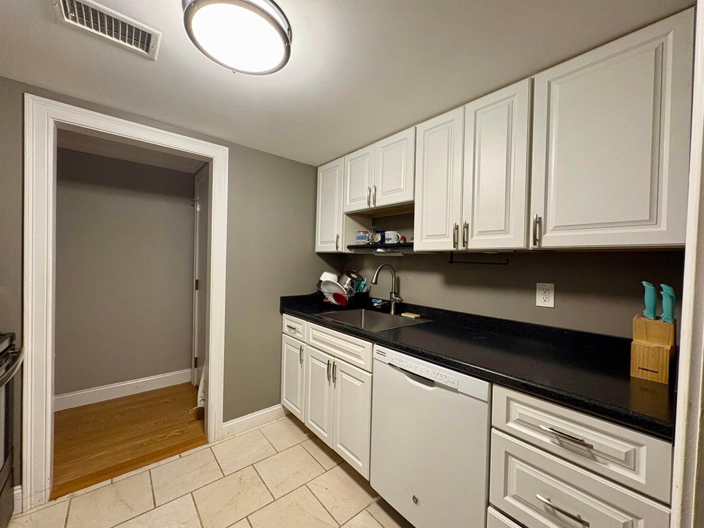 Photo of 1 Seabury Road #1, Hampton, NH 03842 (MLS # 5112155)