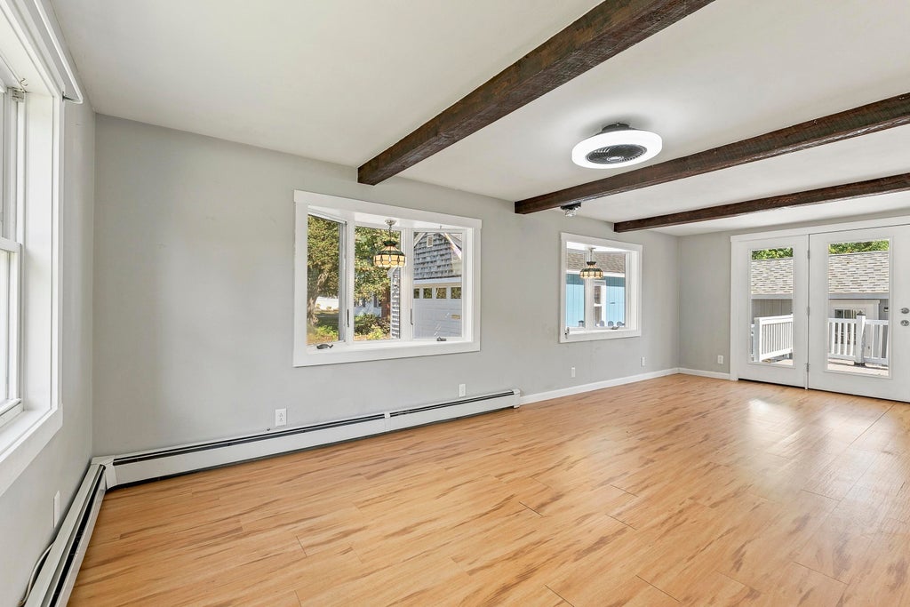 Photo of 4 Pearl Street, Somersworth, NH 03878 (MLS # 5109910)