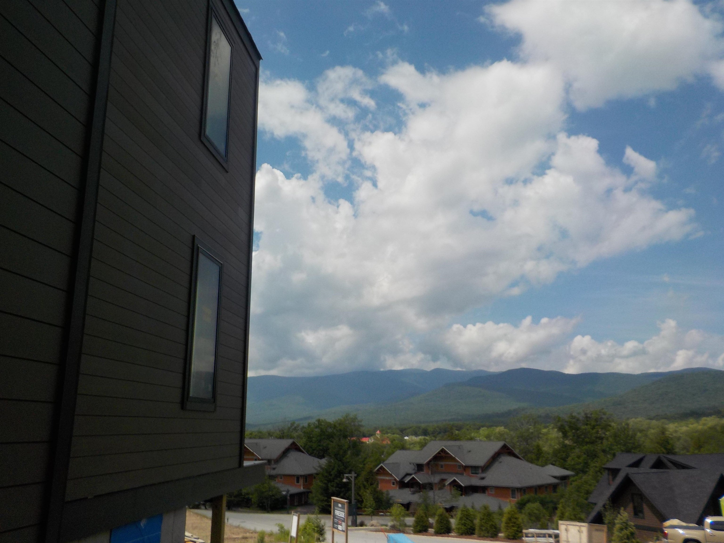 9A Ember Court 9A