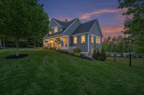 Photo of 12 Long Hill Road, Stratham, NH 03885 (MLS # 5091266)