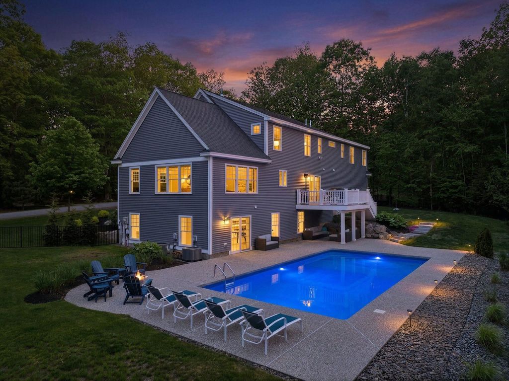 Photo of 12 Long Hill Road, Stratham, NH 03885 (MLS # 5091266)