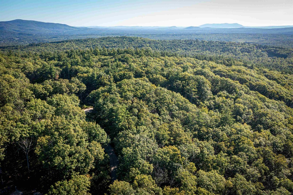 Photo of 25 Upper Lakeview Drive, Madison, NH 03849 (MLS # 5109866)