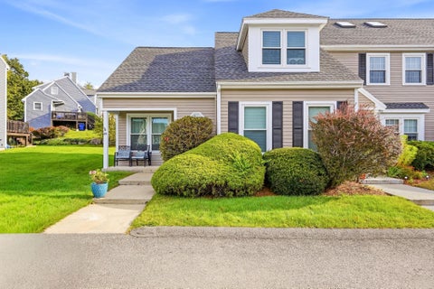 Photo of 49 Riviera Road, Hudson, NH 03051 (MLS # 5111632)