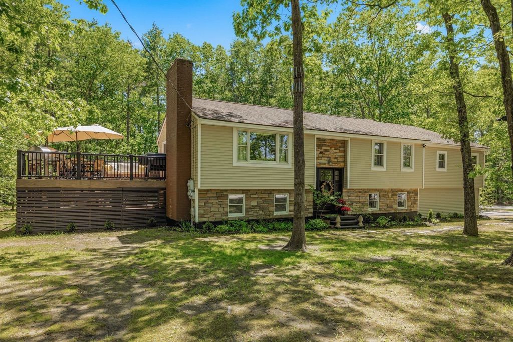Photo of 2 Garrison Lane, Madbury, NH 03823 (MLS # 5093396)