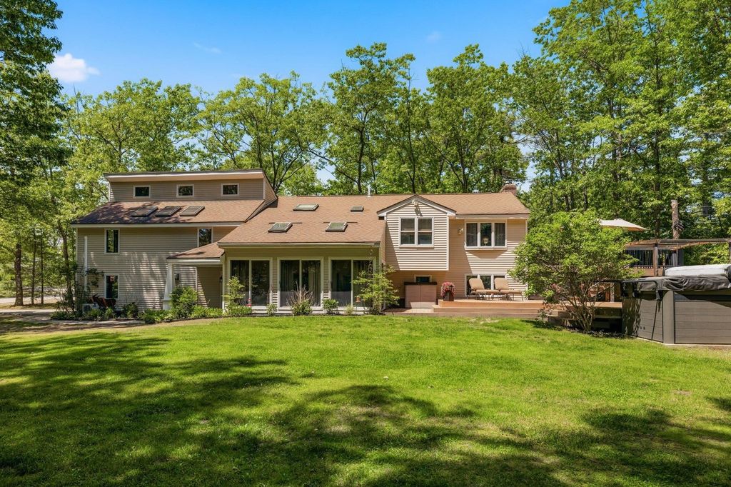 Photo of 2 Garrison Lane, Madbury, NH 03823 (MLS # 5093396)