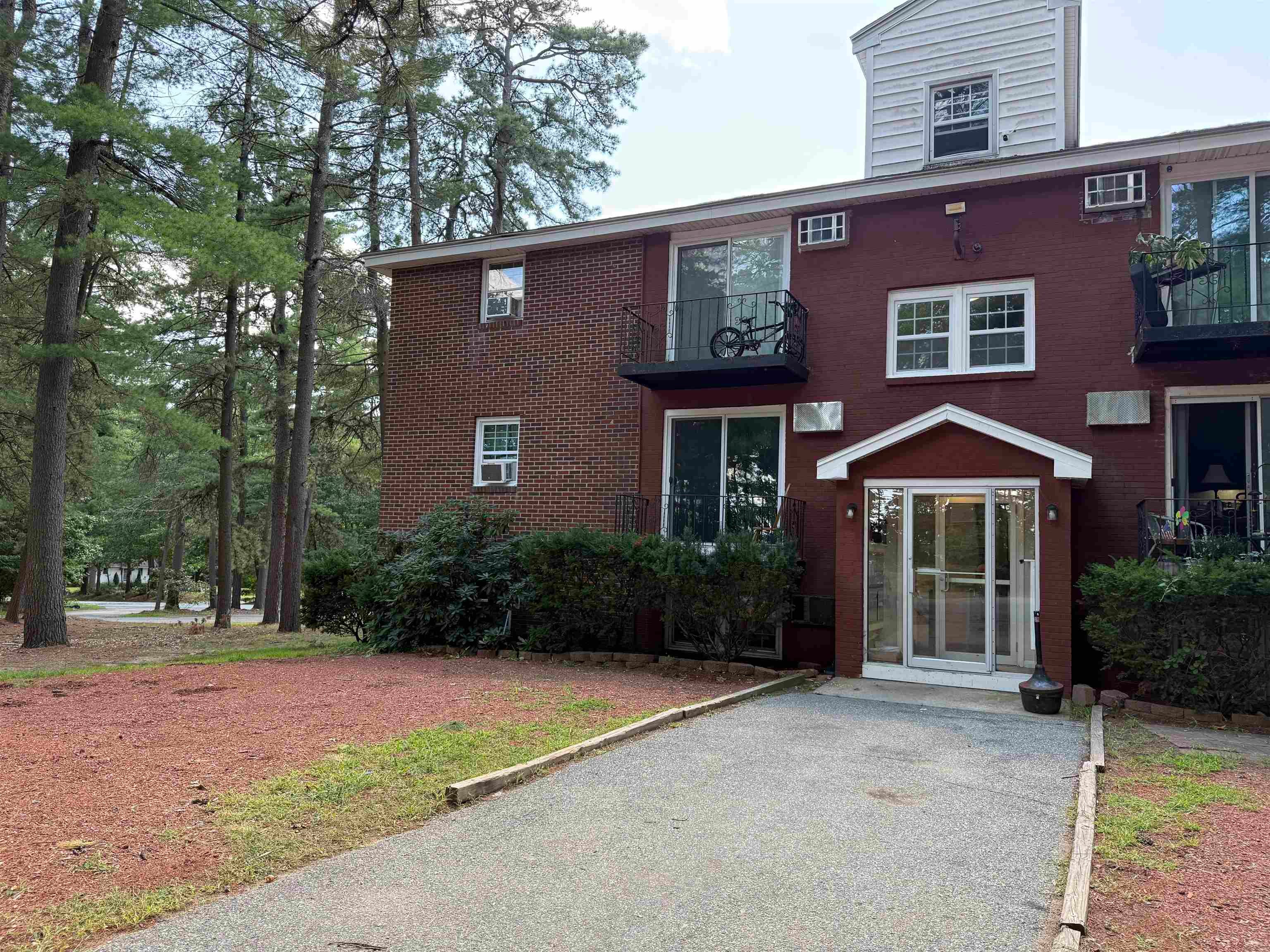 1 Charleston Avenue 1