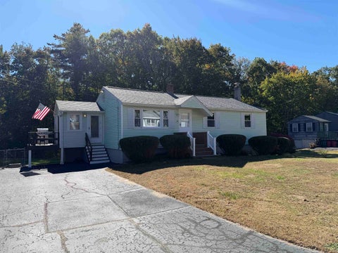Photo of 11 Royal Circle, Salem, NH 03079 (MLS # 5113111)
