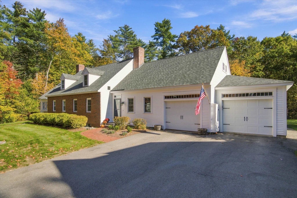 Photo of 3 Jackson Lane #B, Amherst, NH 03031 (MLS # 5115413)