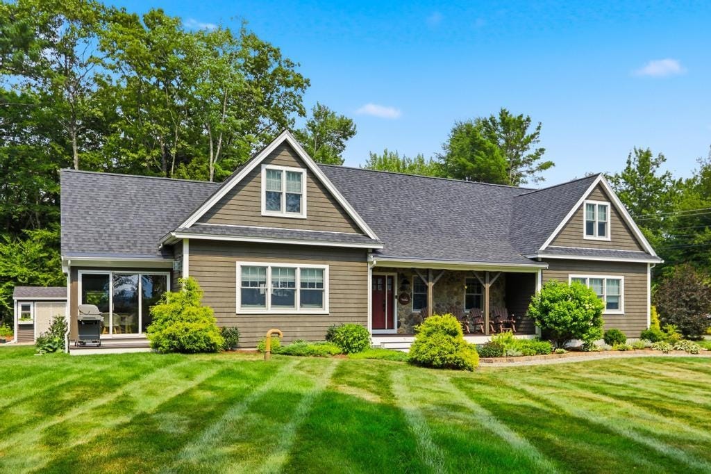 Photo of 294 Paradise Drive, Moultonborough, NH 03254 (MLS # 5103059)