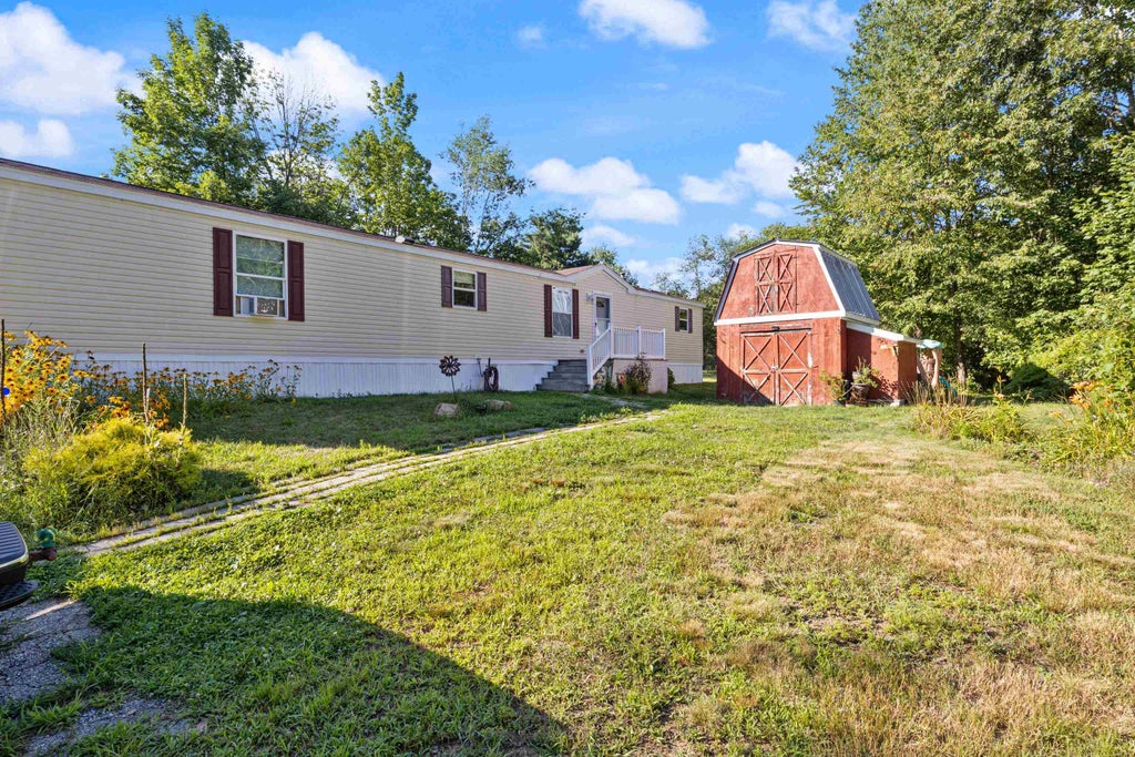 Photo of 109 Pumpkin Hollow Road, Barrington, NH 03825 (MLS # 5103640)