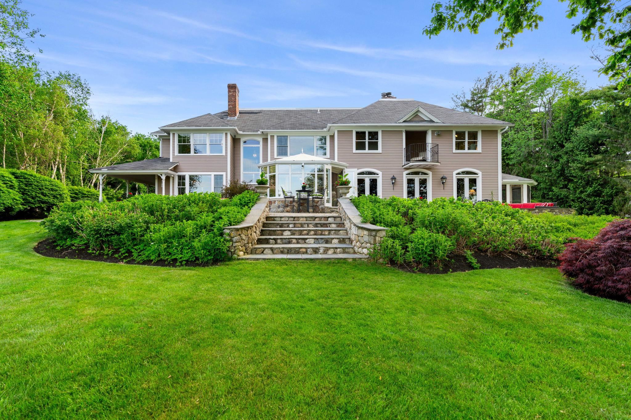 6 Wildwood Lane