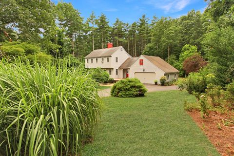 Photo of 26 Ministerial Drive, Merrimack, NH 03054 (MLS # 5100205)