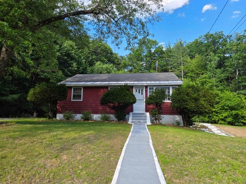 Photo of 9 Louise Drive, Litchfield, NH 03052 (MLS # 5096294)