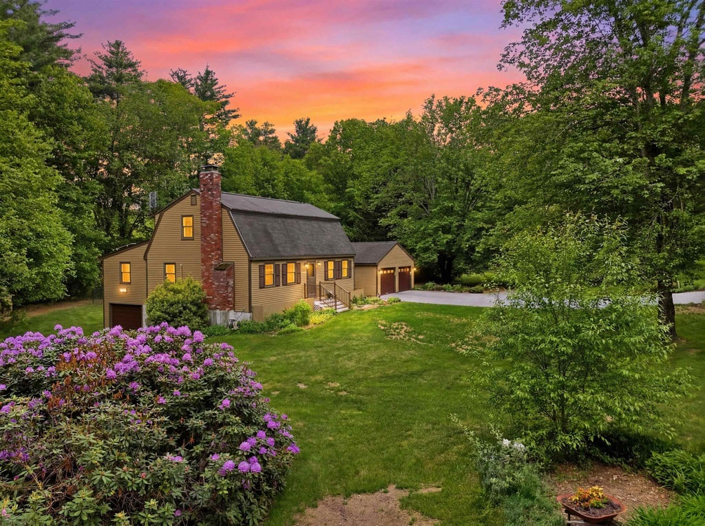 Photo of 11 Mitchell Street, Merrimack, NH 03054 (MLS # 5092227)
