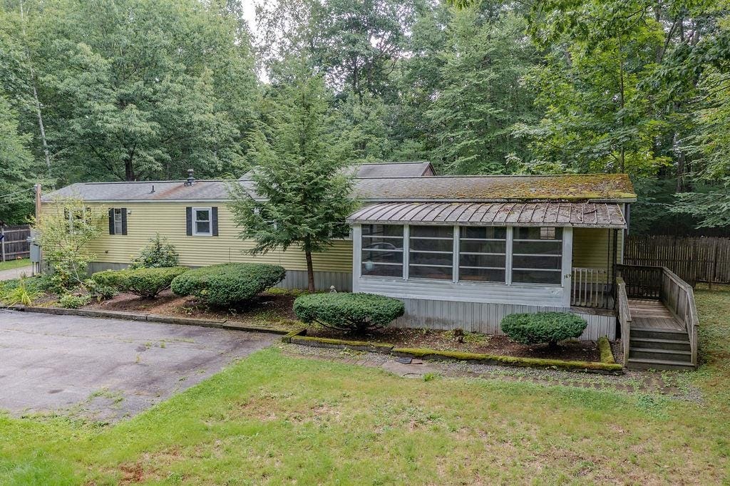 Photo of 169 Calef Highway, Lee, NH 03861 (MLS # 5104268)