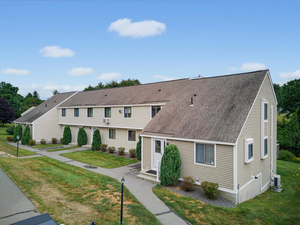 Photo of 67 Old Nashua Road #Unit 56, Londonderry, NH 03053 (MLS # 5108831)