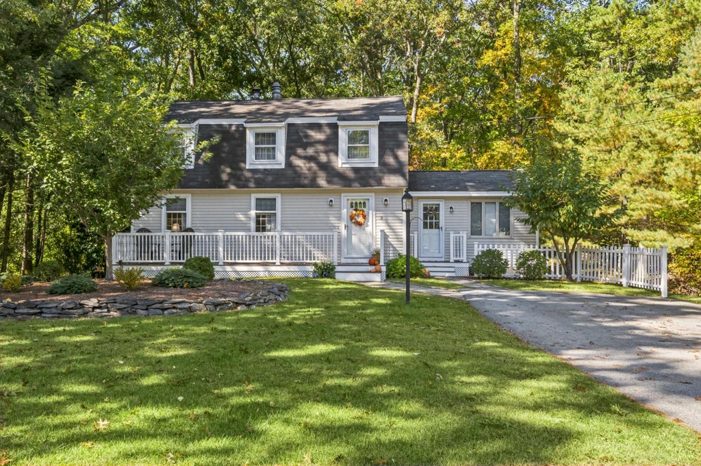 Photo of 3 Travis Road, Nashua, NH 03063 (MLS # 5113344)