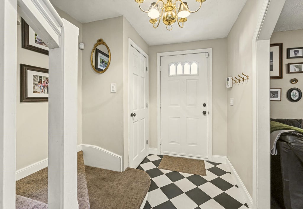 Photo of 3 Travis Road, Nashua, NH 03063 (MLS # 5113344)